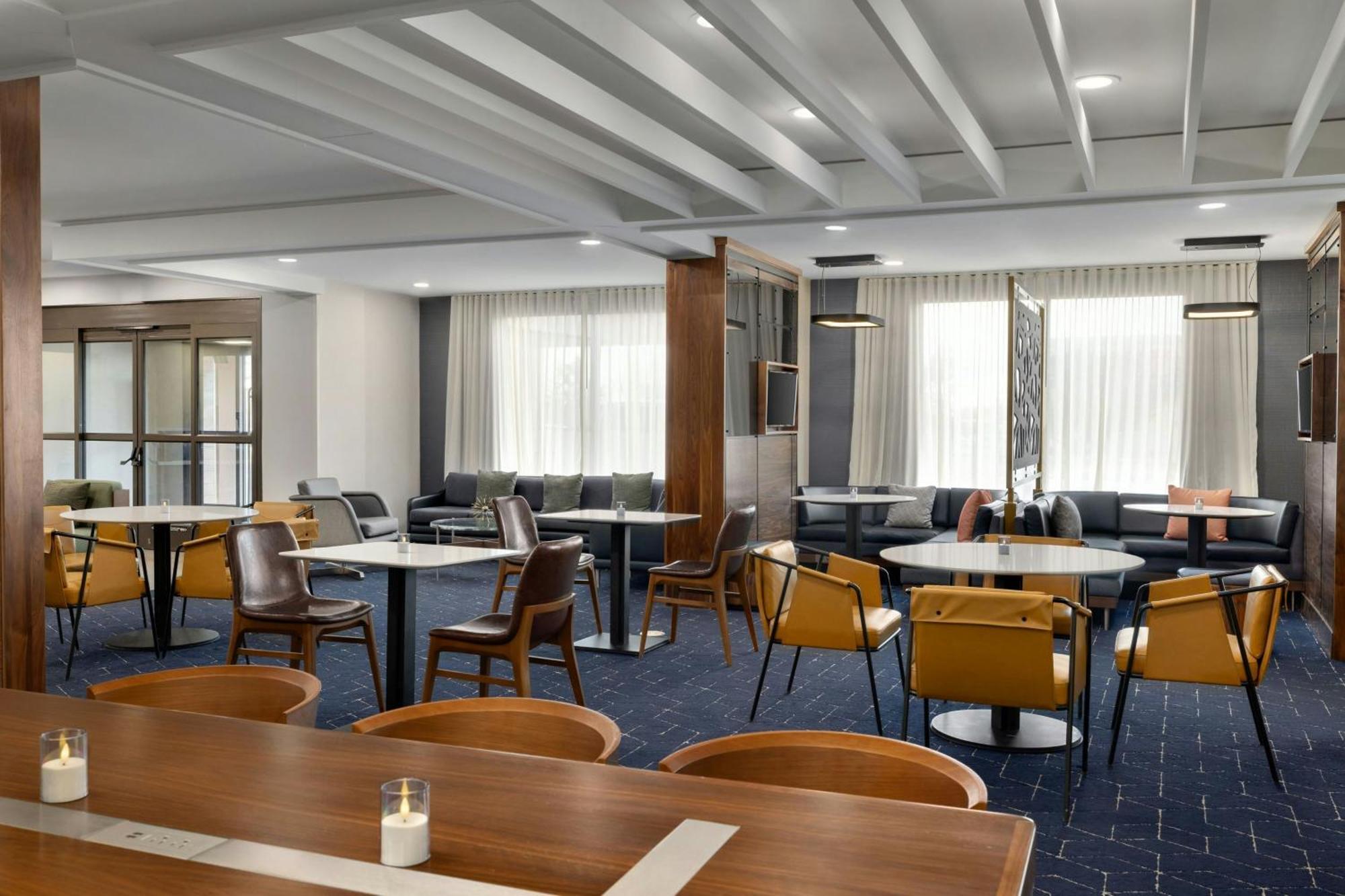 Courtyard By Marriott Kokomo Ngoại thất bức ảnh